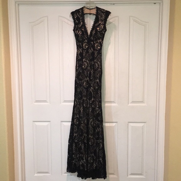 Dresses & Skirts - STUNNING ELEGANT GOWN Fits 4-6 black/nude jeweled